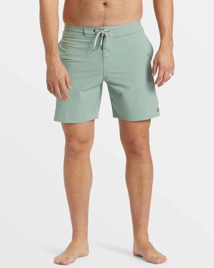 D Bah Lo Tide 18" Boardshorts