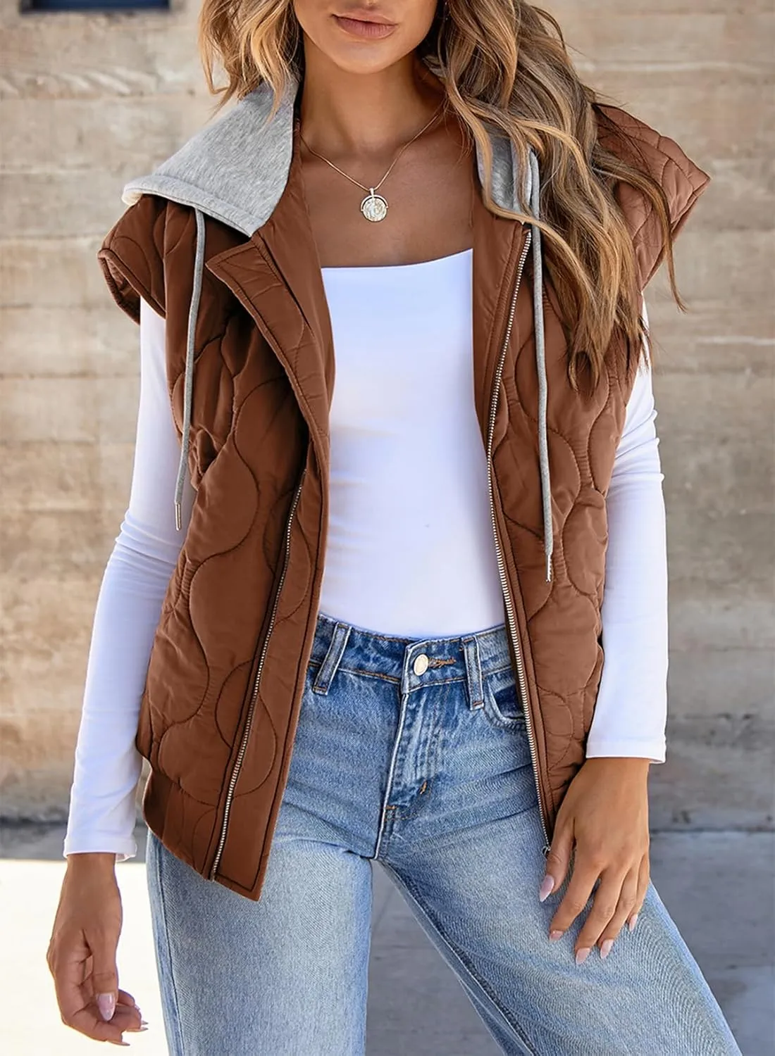 EVALESS Hooded Puffer Vest Women 2024 Zip Up Sleeveless Quilted Vests with Pockets