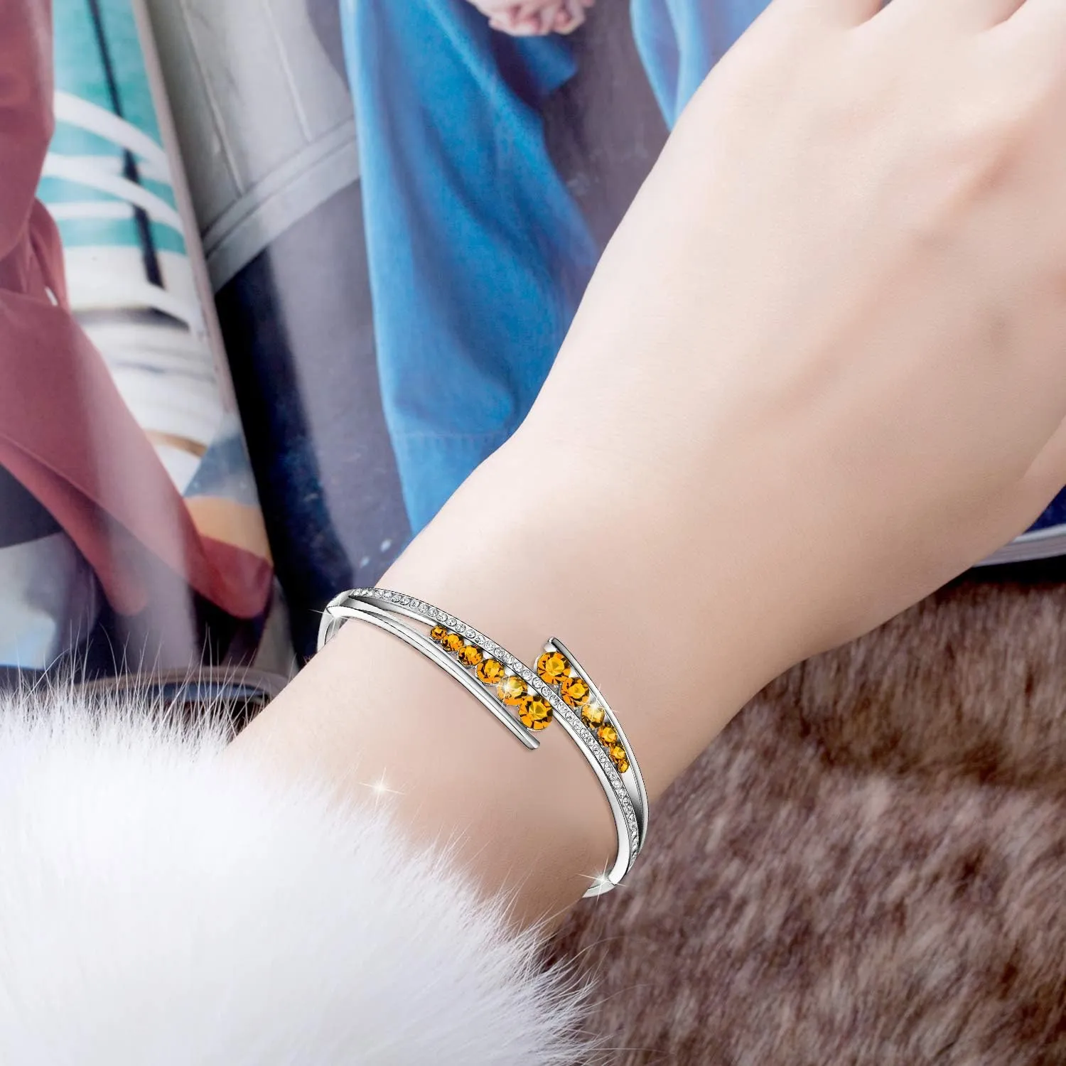 Fasion Jewelry Love Encounter Bangle Bracelets For Women 18K Gold Plating Adjustable Bracelets With Crystal For Wife Girlfriend Or Mothers Idea Gift For Mother's day