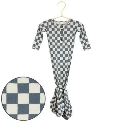 Knotted Gown, Miles