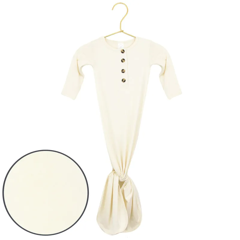 Knotted Gown, Scout