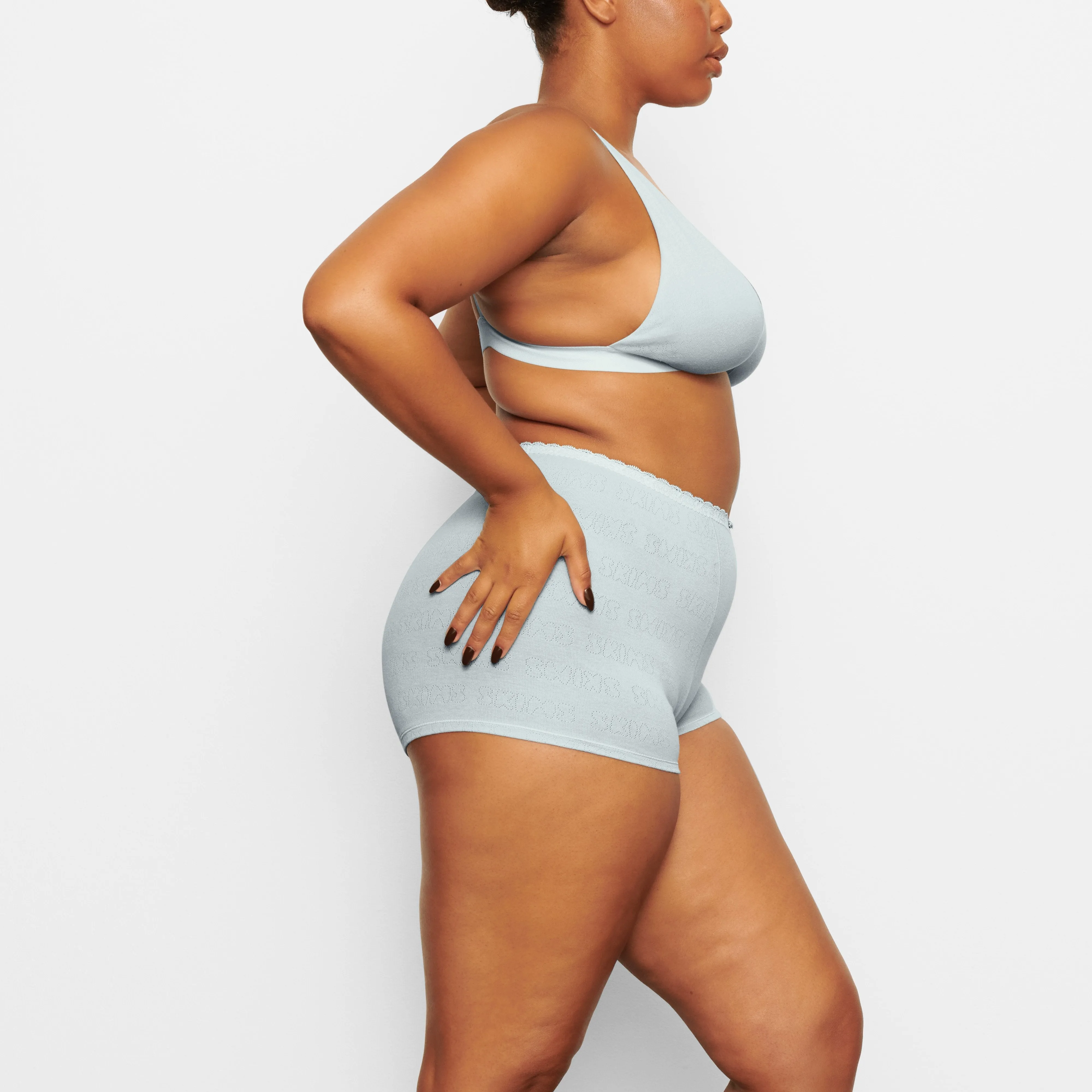 LACE POINTELLE HOT SHORT | SKY