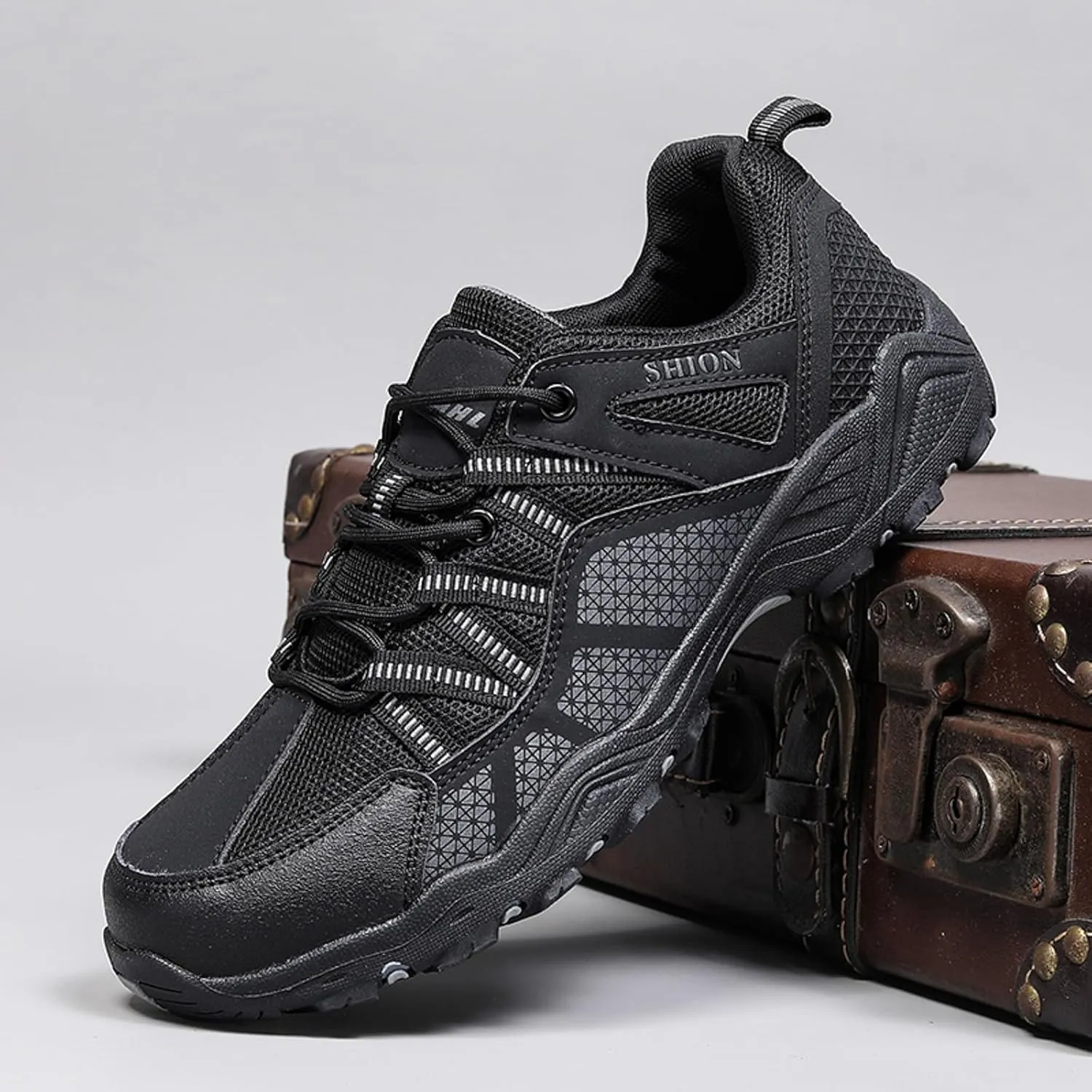 Men's Sneakers Athletic Footwear Sporty Outdoor Hiking Shoes Stylish Thick Sole Comfortable Lace Up Design for