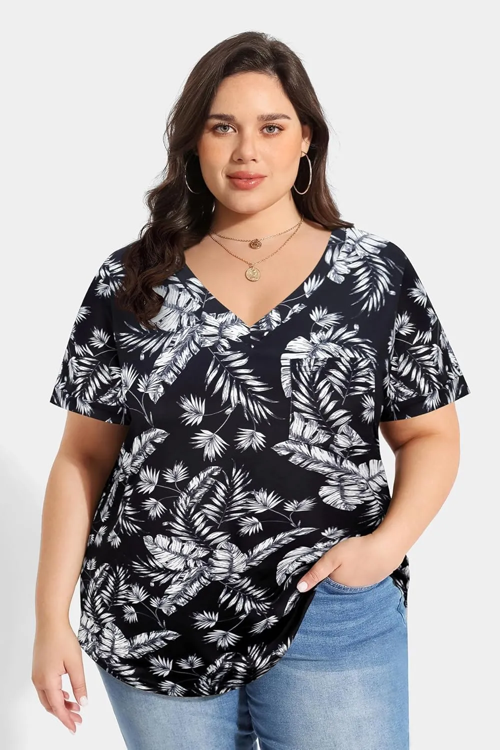RITERA Plus Size Tops For Women Summer T Shirts V Neck Short Sleeve Casual Basic Tee with Front Pocket XL-5XL