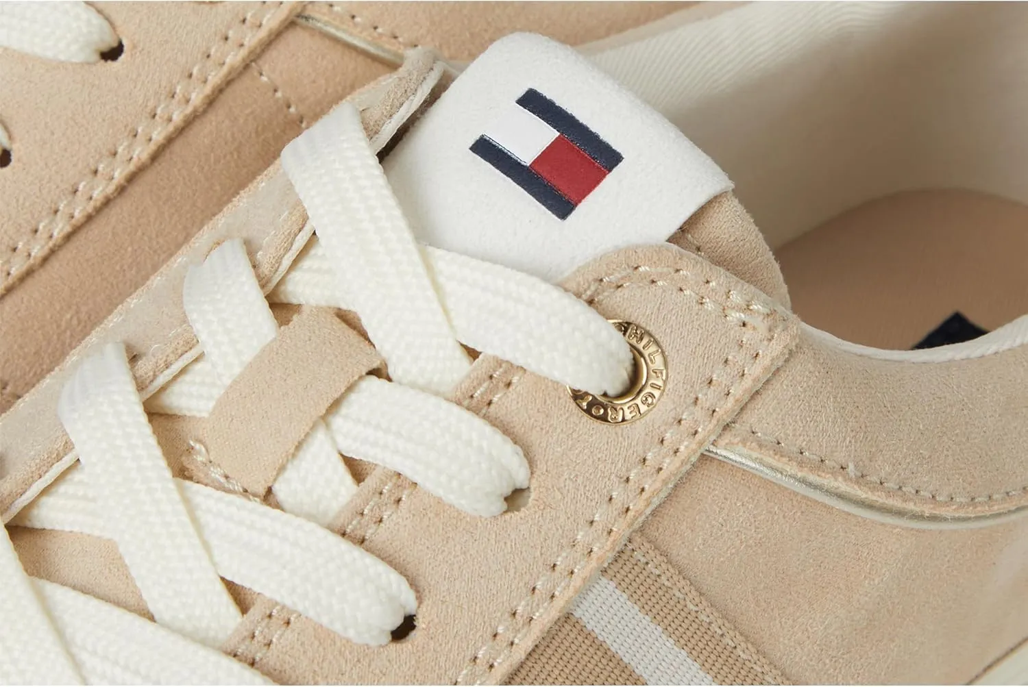 Tommy Hilfiger Women's Badria2 Sneaker